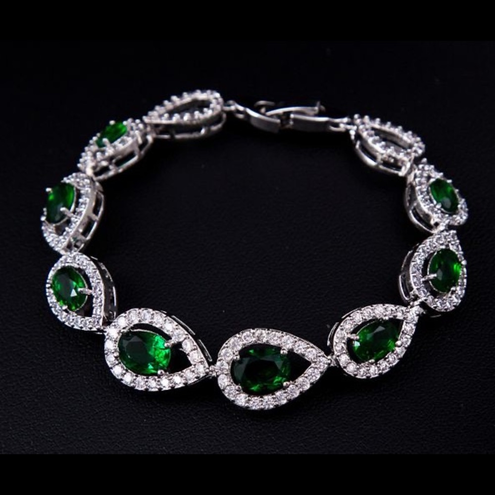 Emerald Color Pear Shaped Bracelet